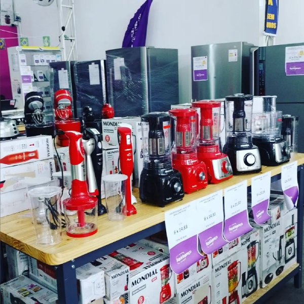 Foto de eletrodomésticos: liquidificadores, mixers, batedeiras e outros.
